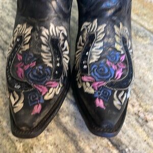 CORRAL Horseshoe Western Boots Sz. 8.5 sequin inlay.